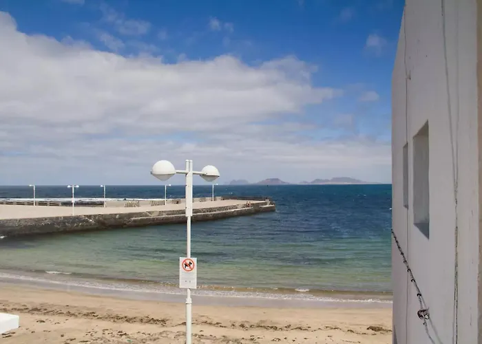 Caleta De Famara Primera Linea De Playa Appartamento *