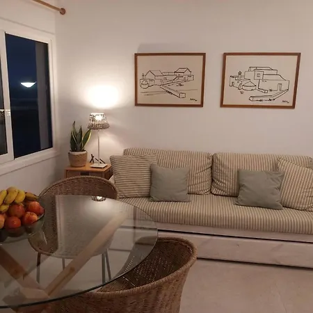 Famara - Beachfront, Huge Window & Ocean Views! Apartmán Teguise (Lanzarote)