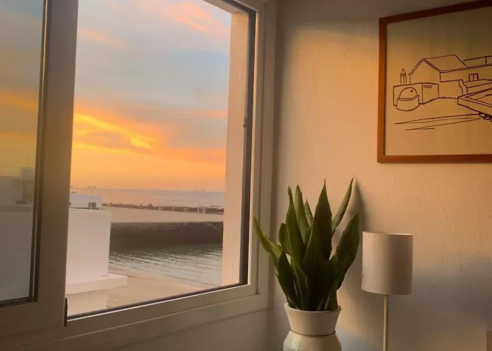 Caleta De Famara Primera Linea De Playa * טגיסי