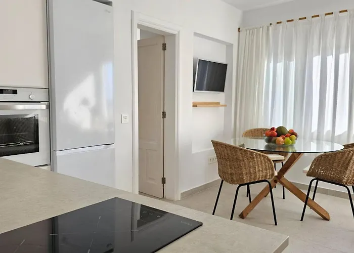 Caleta De Famara Primera Linea De Playa