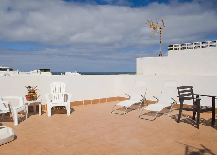 Caleta De Famara Primera Linea De Playa דירה